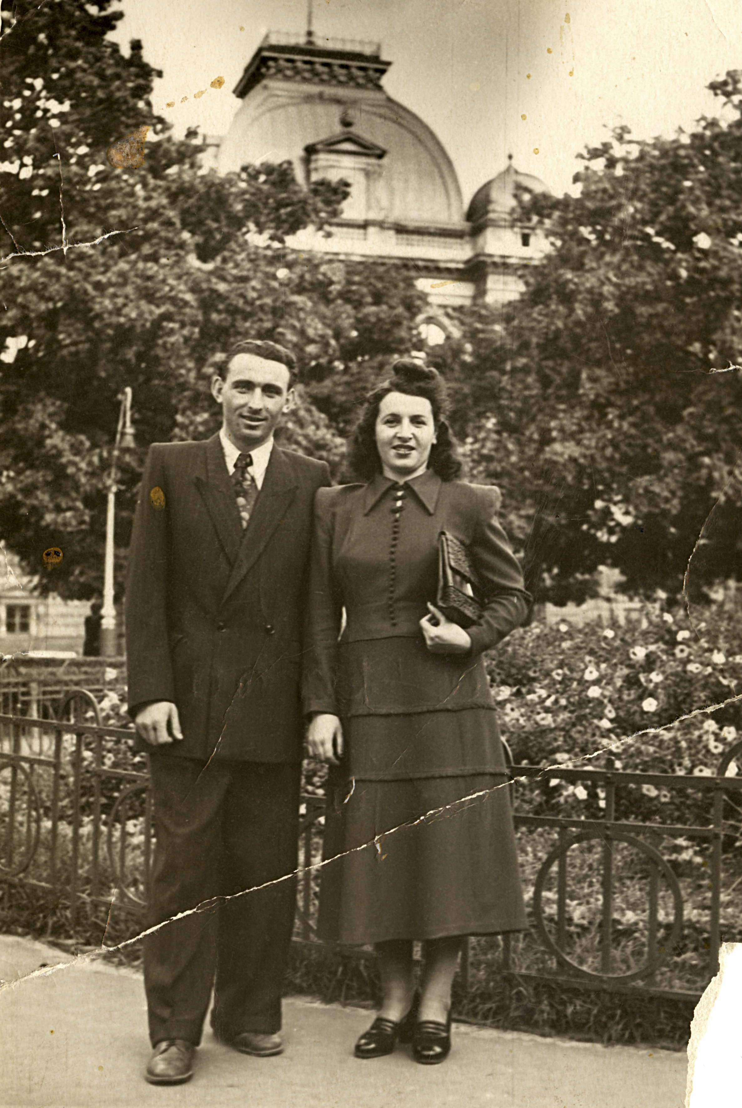 Mieczyslaw Najman's cousin Szomek and his wife Raja | Centropa