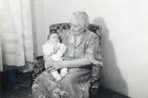 Chana Lanis mit ihrer Enkelin Desiree Muzicant