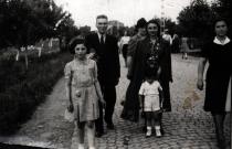 Korina Solomonova with relatives