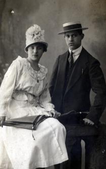 Hirsh-Leib and Hesse Tsivian on their wedding day