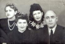 Bluma Lepiku and her sister with their parents