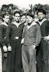 Yakov Driz's with the sailors of the Pacific Navy