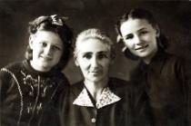 Brana Shavulskaya, Elizaveta Valueva and Raisa Gorobtsova