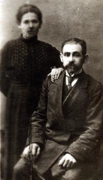 Jakov Josifovich Ansher and his wife Khanna Mikhailovna